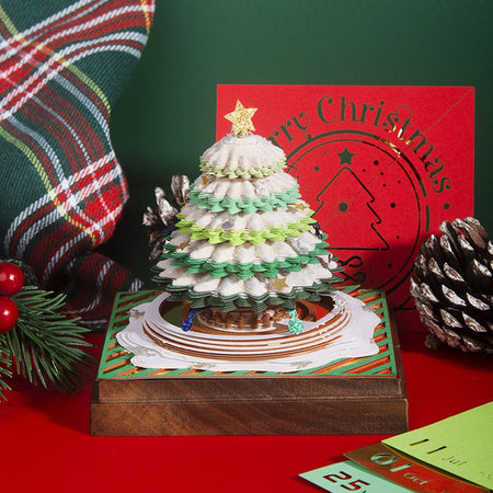 Sapin de Noël enneigé